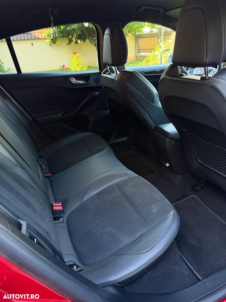 Ford Focus - 10