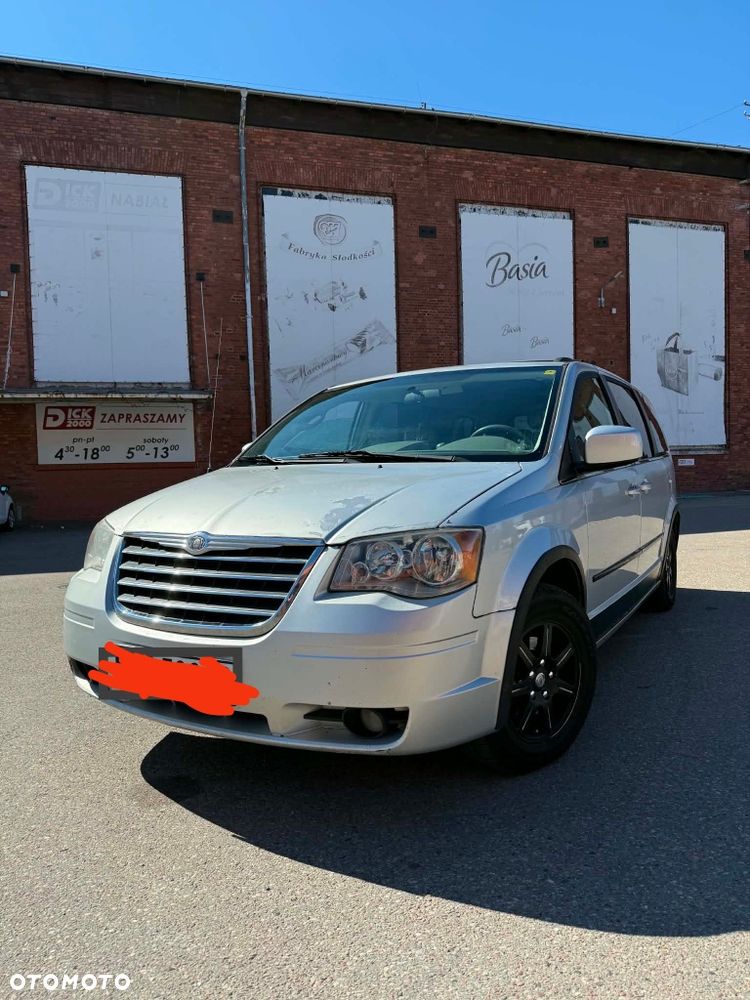 Chrysler Town & Country - 1