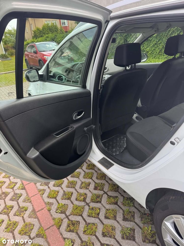 Renault Clio 1.5 dCi Night&Day - 8