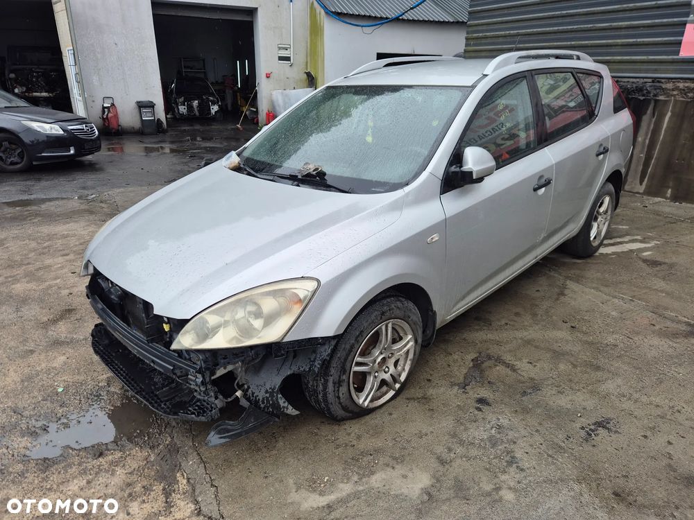KIA CEED  2.0 CRDI LAK 9S CZESCI NA CZESCI - 2