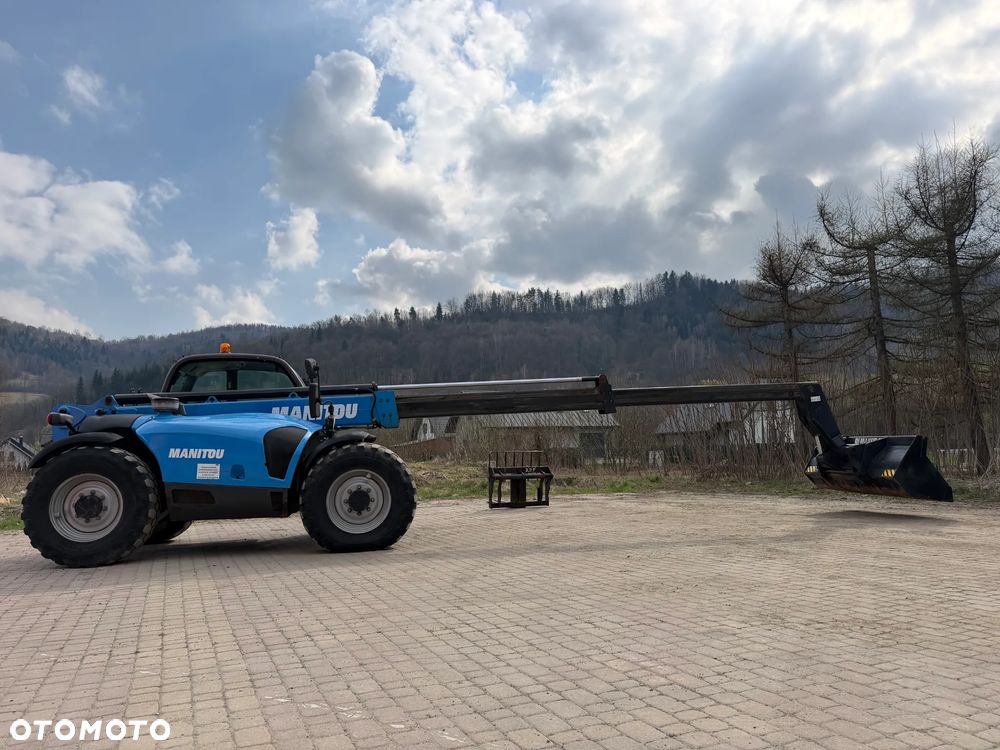 Manitou MT932 Ładowarka Teleskopowa 9m wysuw!  UDŹWIG 3,2 TONY! Przebieg 2600 mtg. jak Nowa z SALONU 2016 rok z Norwegii z Gospodarstwa rolnego! Silnik DEUTZ 110 km. Aktualne Serwisy w Dekra. Nowy Model sterowane wszystko z 1 dżojstika. Widły i łyżka. Ani deka luzu czy wycieku. OKAZJA! Jazda REWERS + 4 biegi. Skręt 3 tryby. - 15