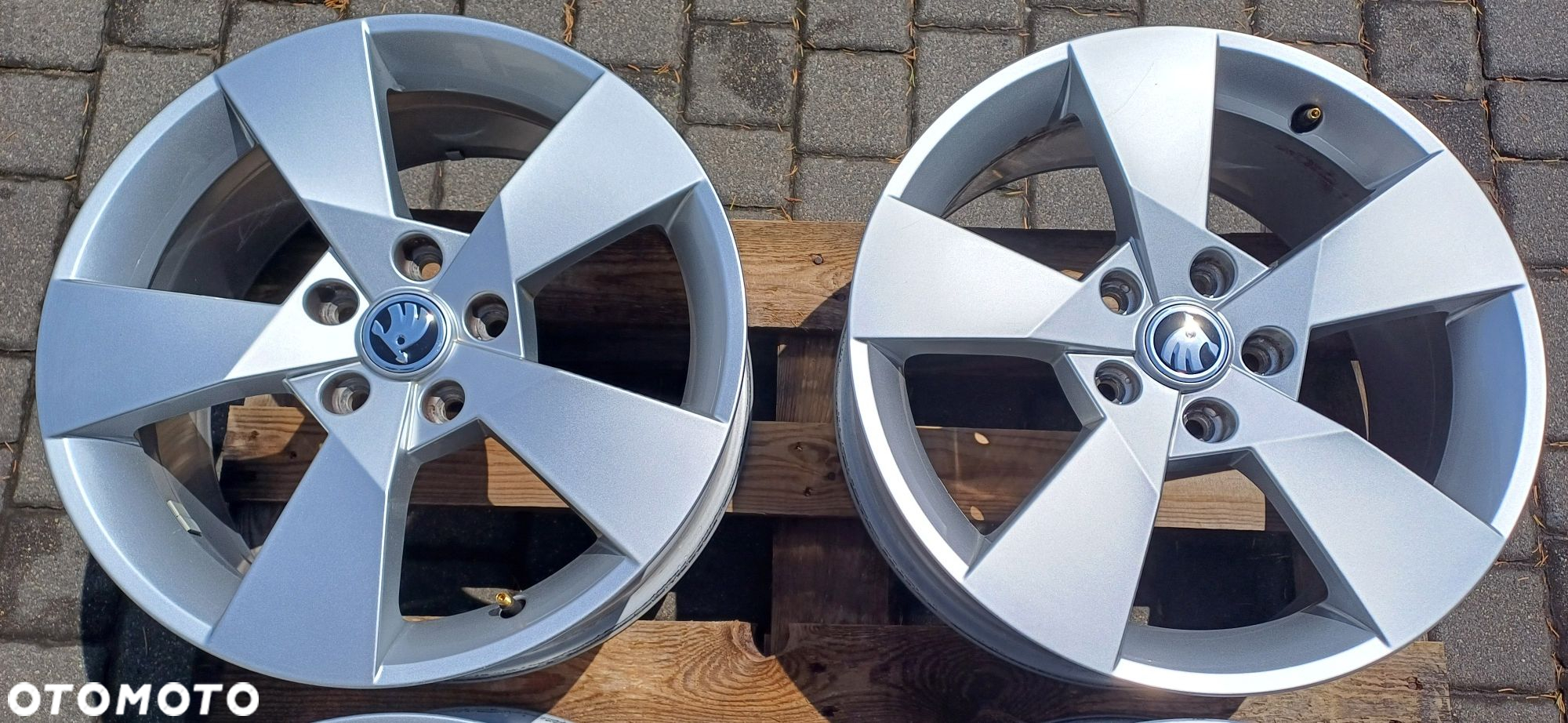 Alufelgi SKODA 7x17 cali , rozstaw śrub 5x112. - 3