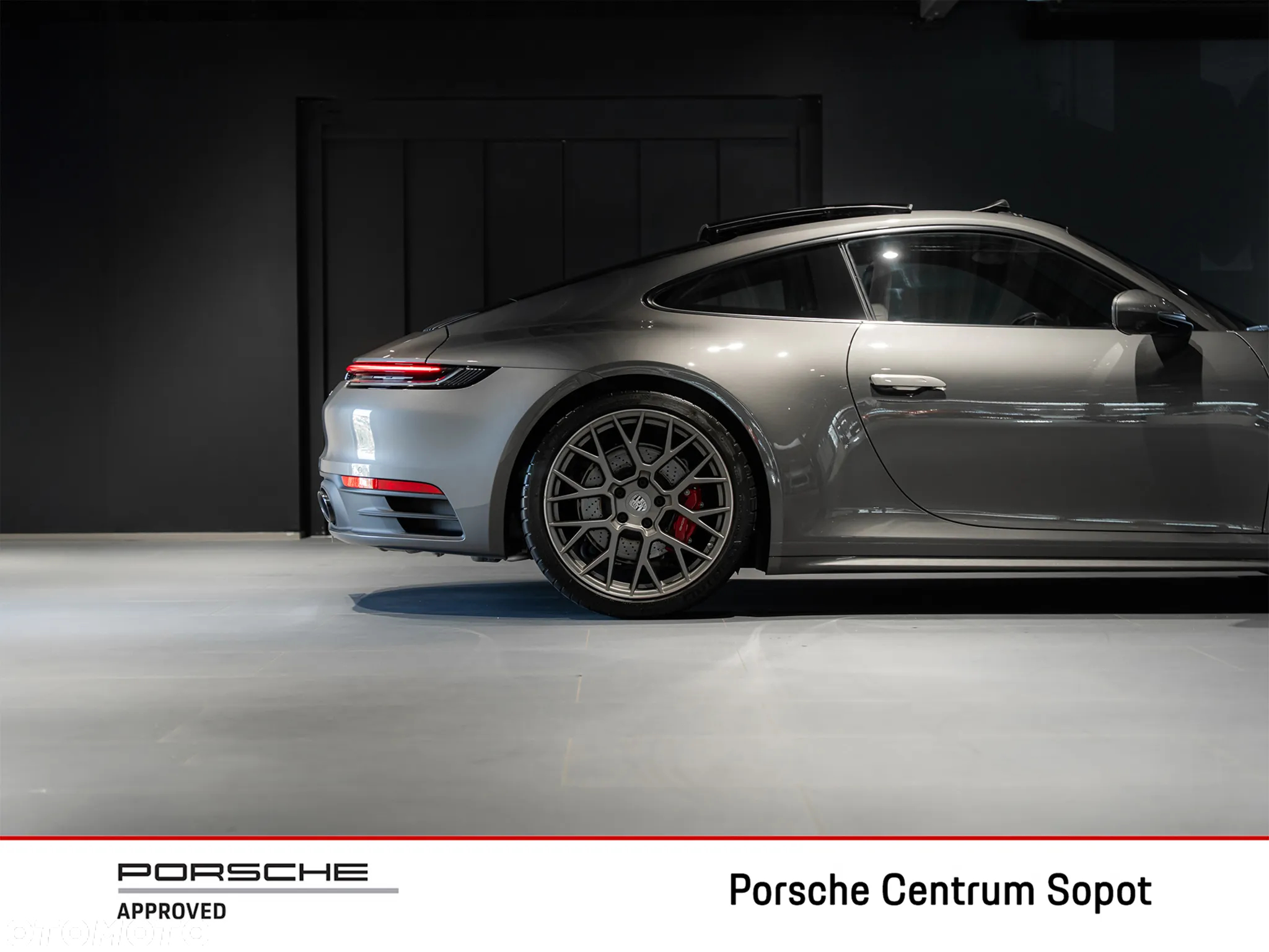 Porsche 911 Carrera 4S - 10