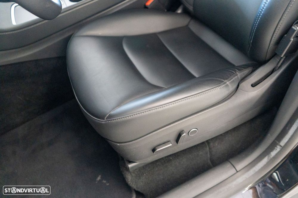 Tesla Model Y Standard RWD - 7