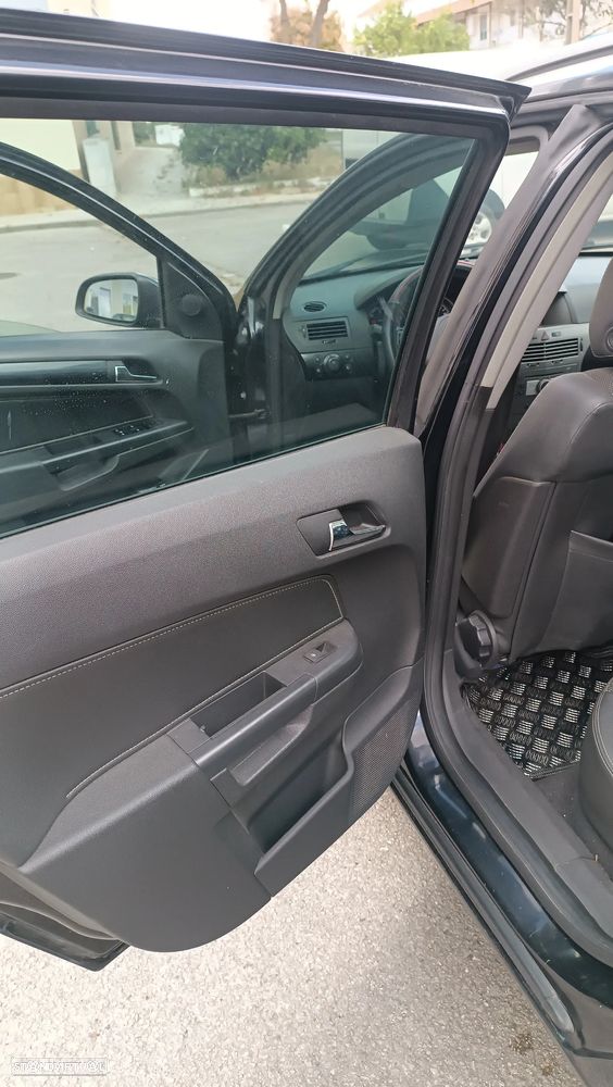 Opel Astra Caravan ver-1-7-cdti-cosmo - 12