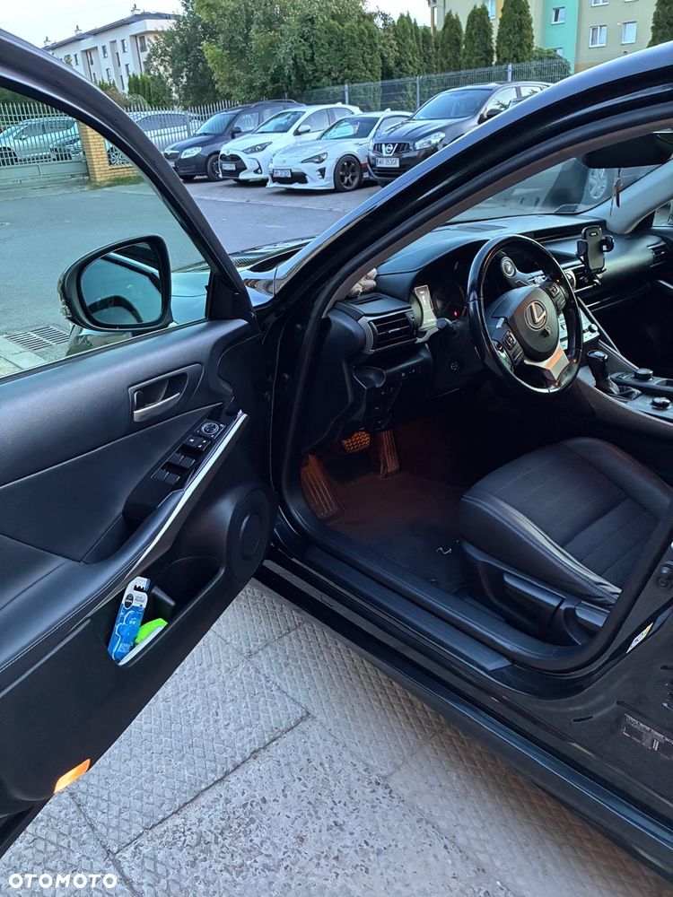 Lexus IS 200t Elegance - 34