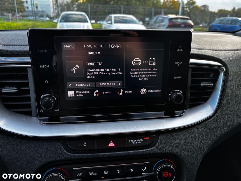Kia Ceed - 11