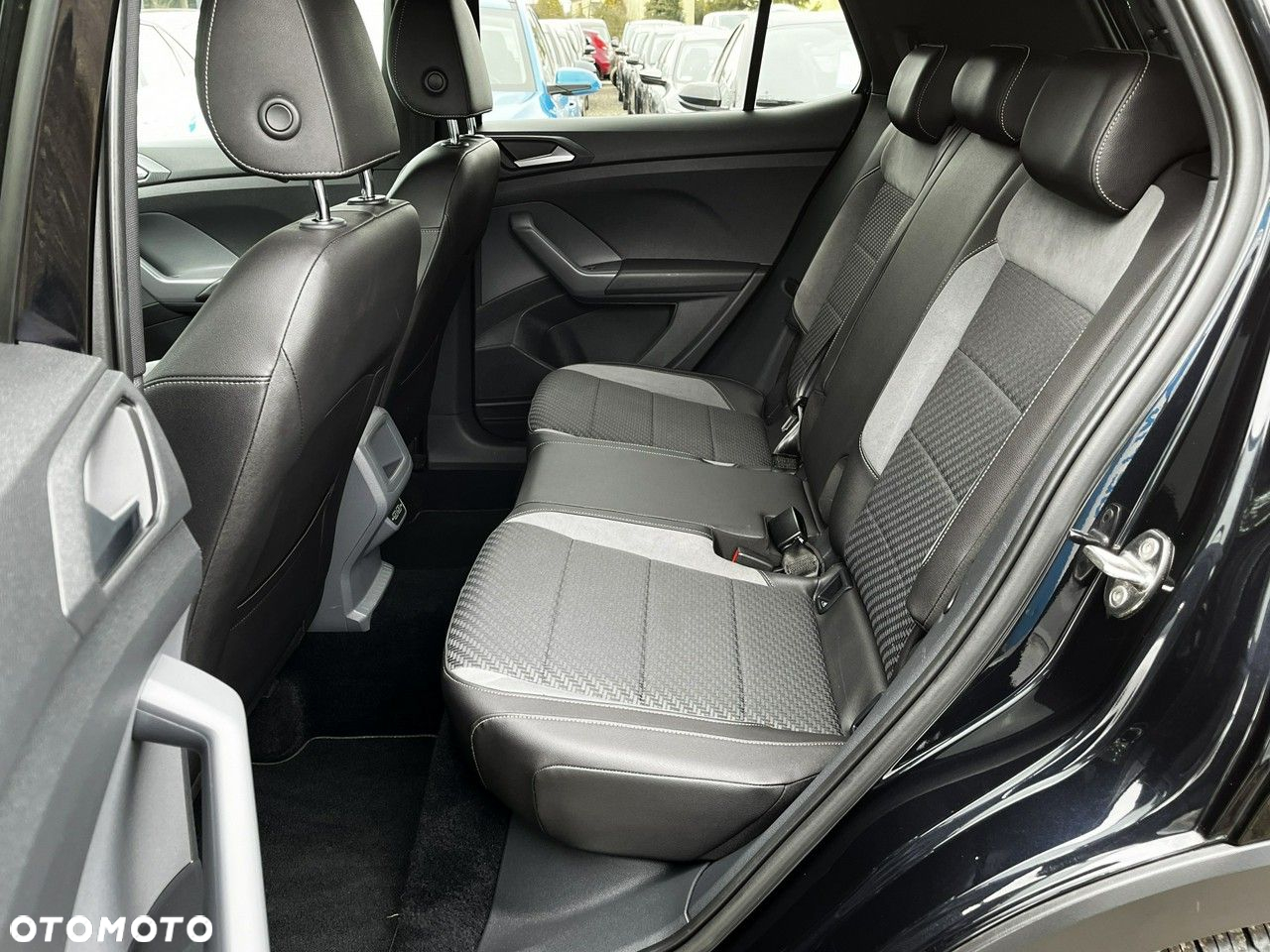 Volkswagen T-Cross 1.0 TSI R-Line DSG - 38