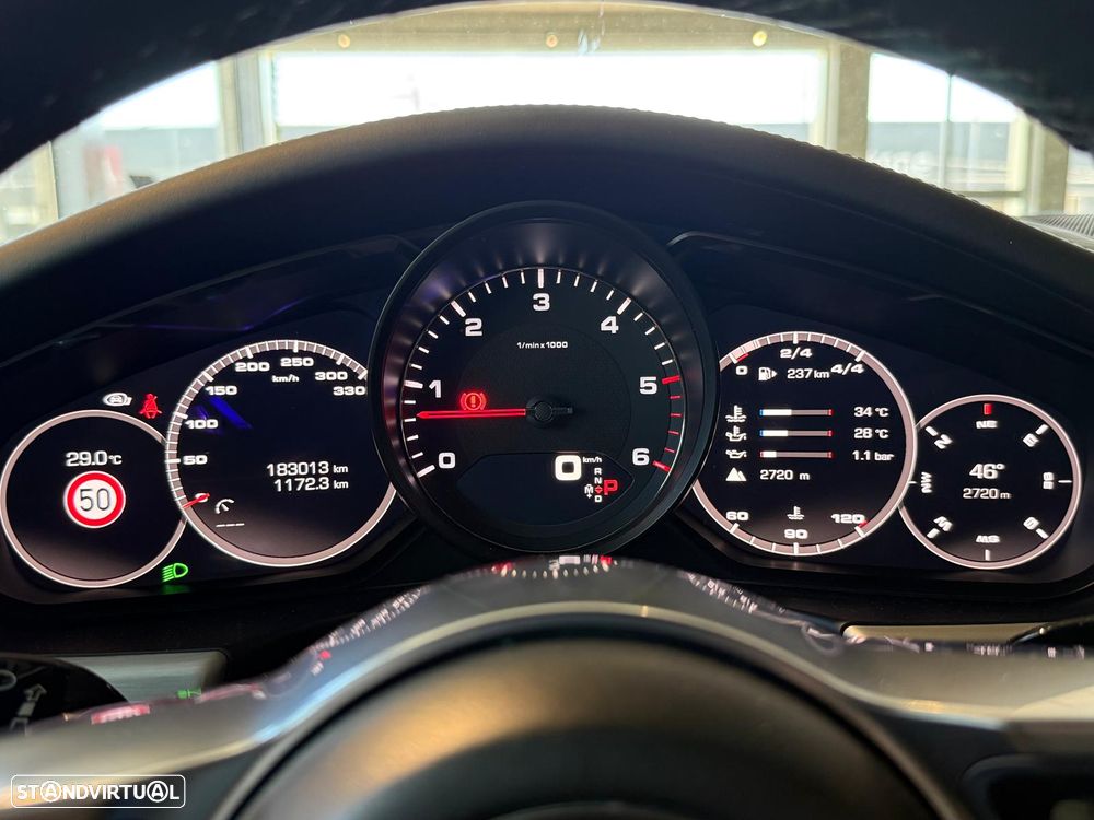 Porsche Panamera 4 S - 22