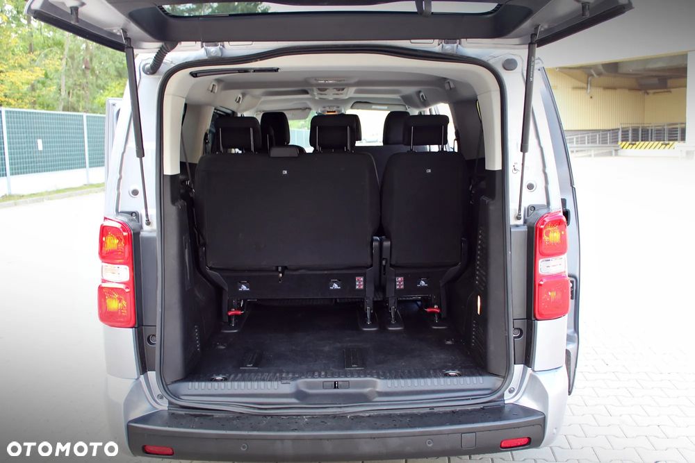 Peugeot Traveller 2.0 BlueHDi Long Business EAT8 - 29