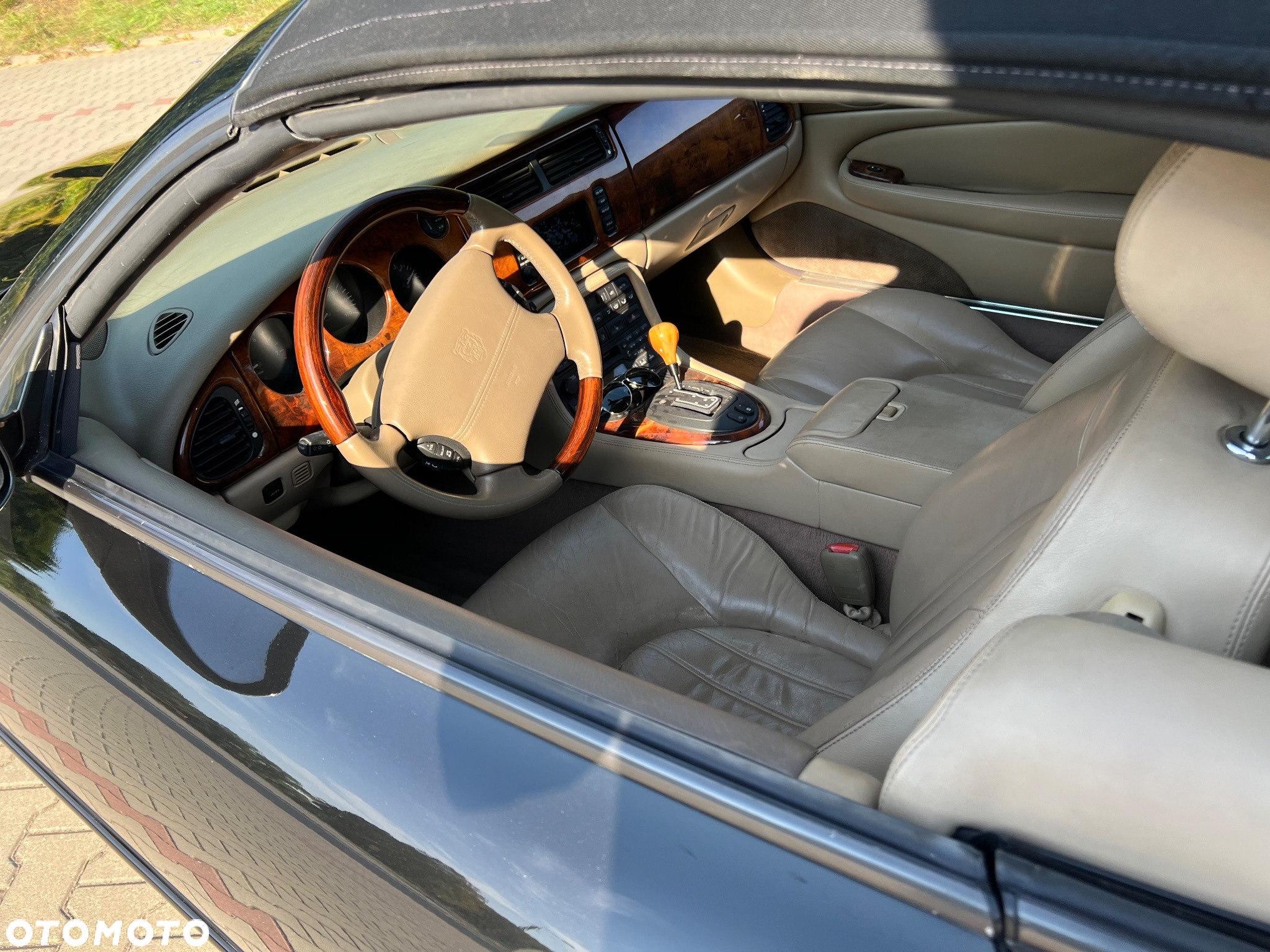 Jaguar XK8 4.0 - 12