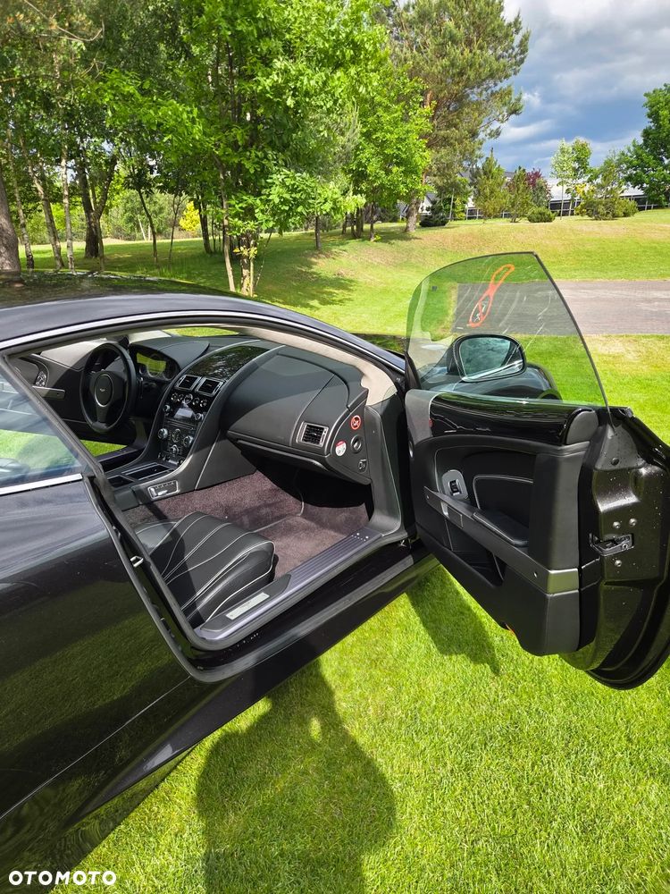 Aston Martin DB9 Touchtronic - 18