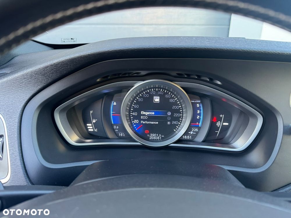 Volvo V40 D2 RDesign - 15