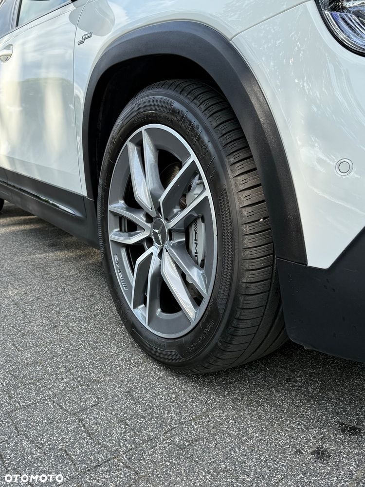 Mercedes-Benz GLB - 10