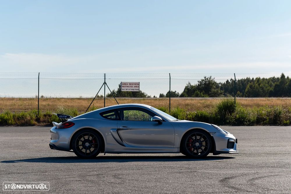 Porsche Cayman GT4 - 44