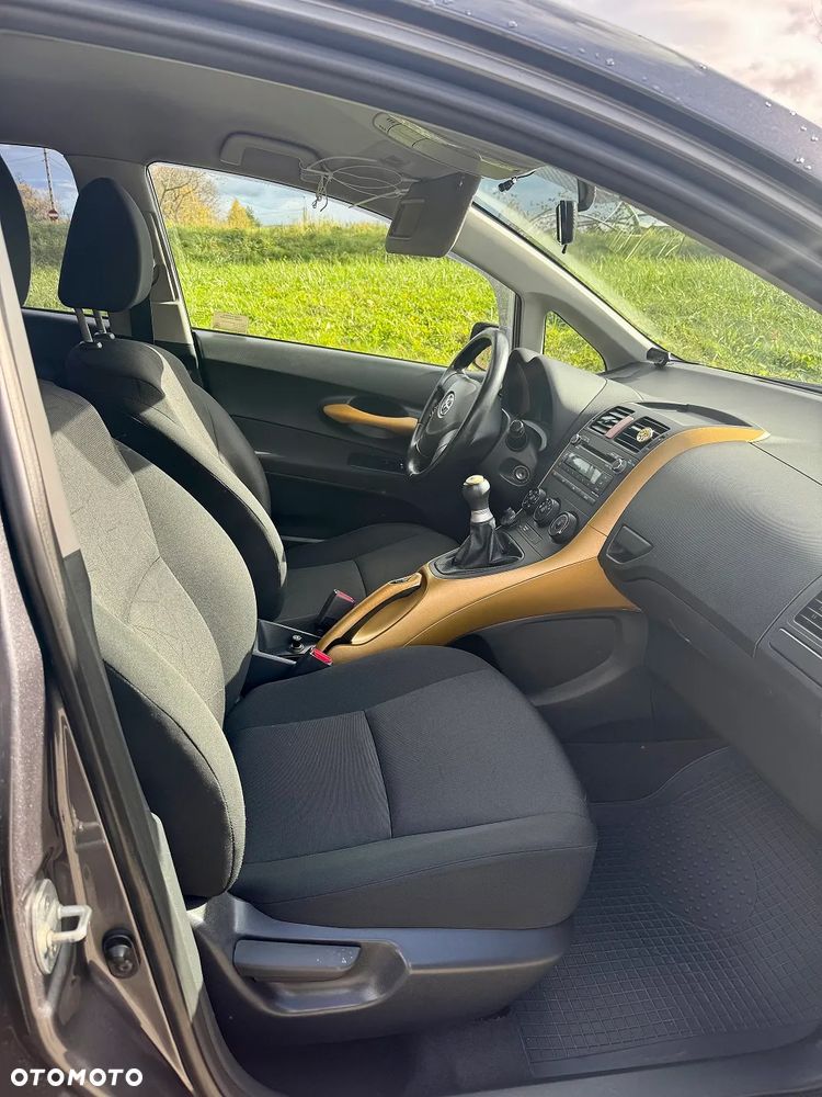 Toyota Auris 1.6 VVT-i Terra - 13