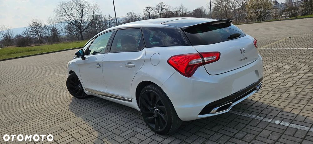 Citroën DS5 HDi 165 SoChic - 2