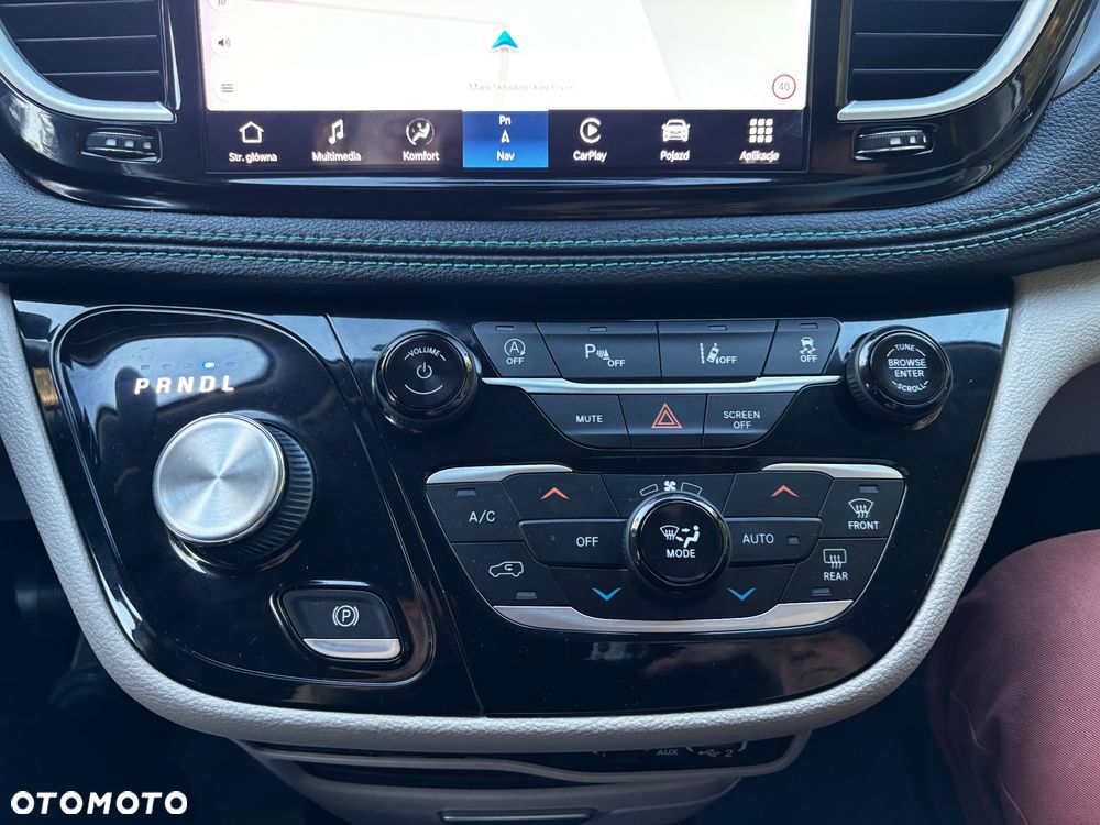 Chrysler Pacifica - 18
