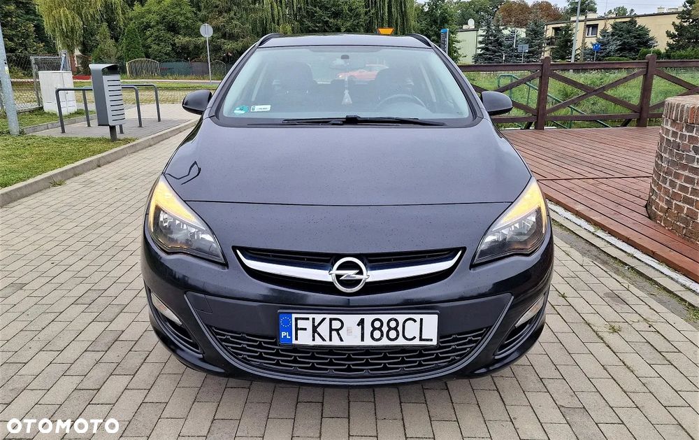 Opel Astra IV 1.6 CDTI Essentia - 4