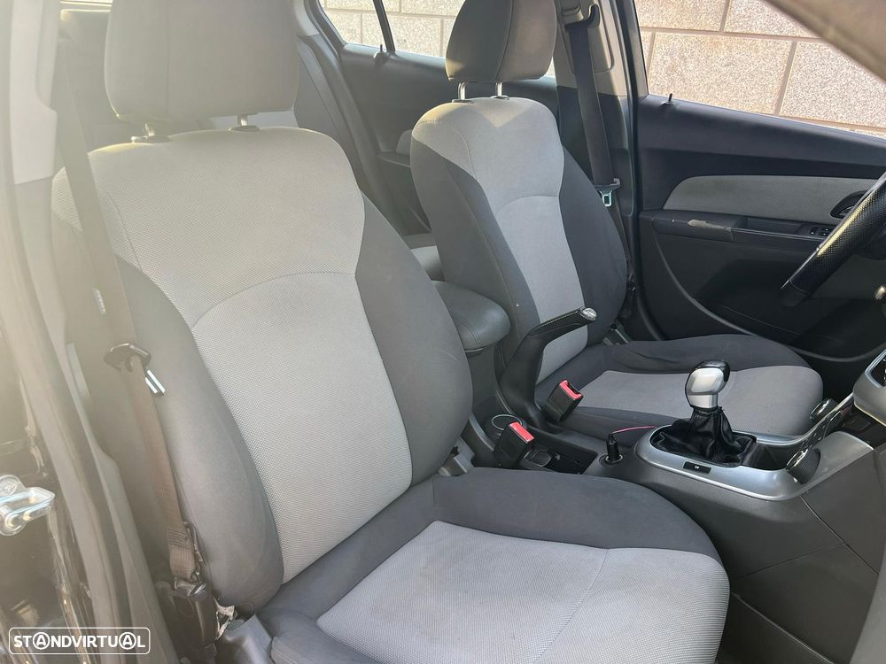 Chevrolet Cruze 2.0 LT - 16