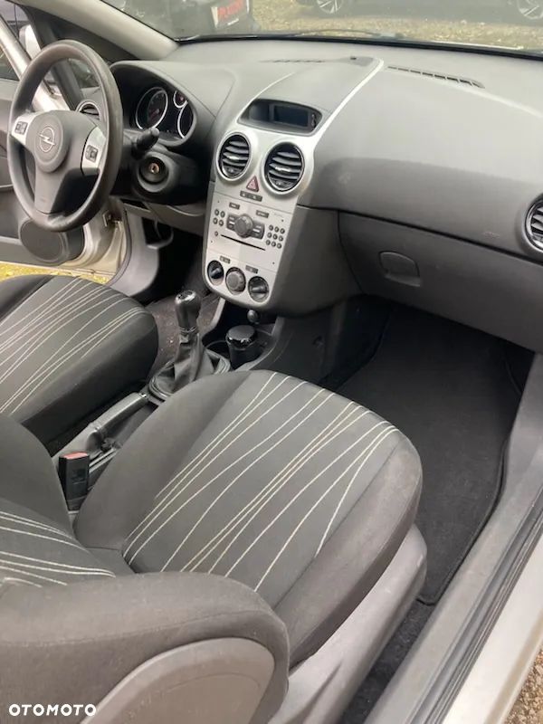 Opel Corsa 1.2 16V Enjoy - 10