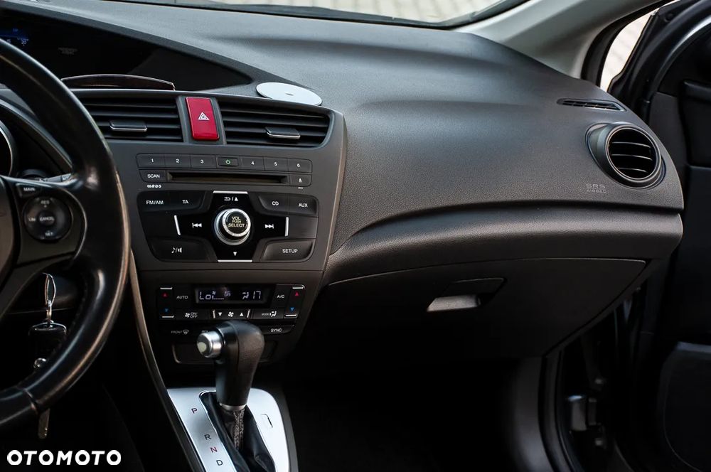 Honda Civic 1.8 i-VTEC Automatik Executive Black Edition - 30