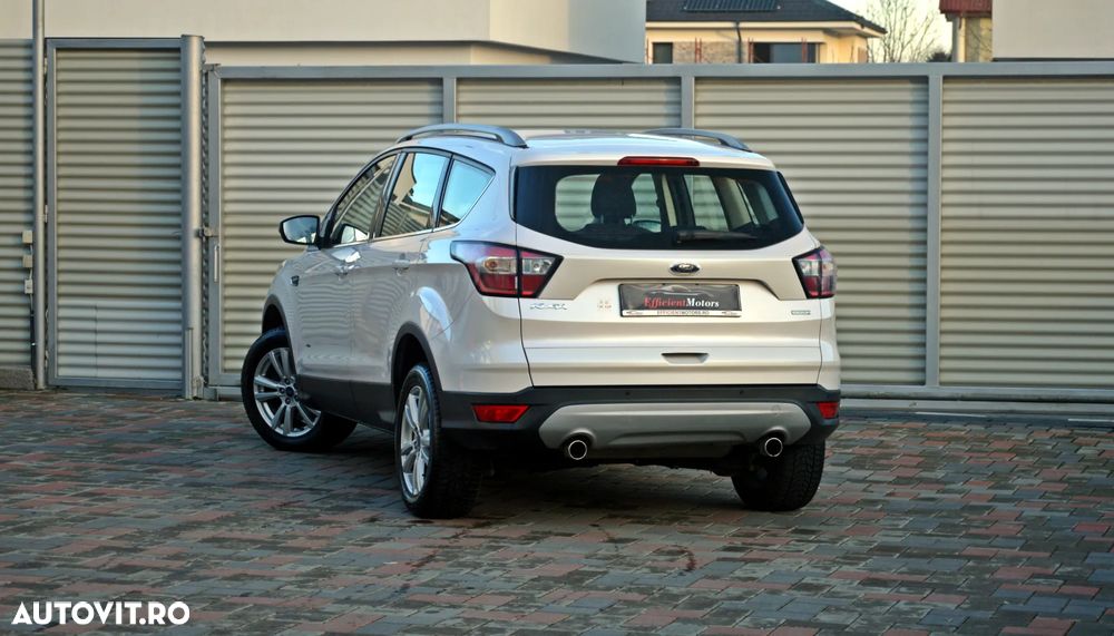 Ford Kuga 1.5 EcoBoost 4WD Aut. Titanium - 3