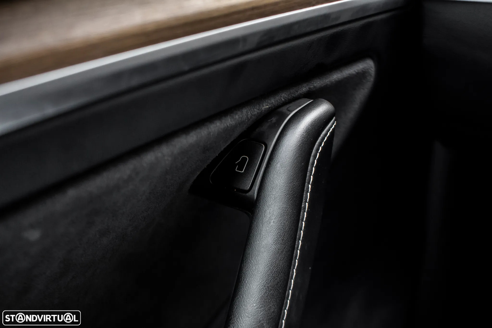 Tesla Model Y Performance Tração Integral - 16
