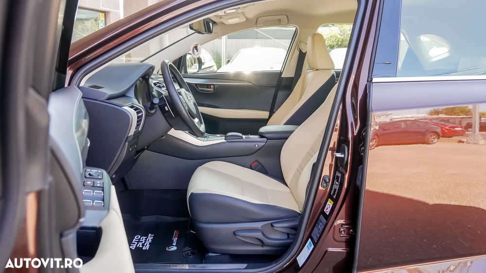 Lexus Seria NX 300h Executive Line - 27