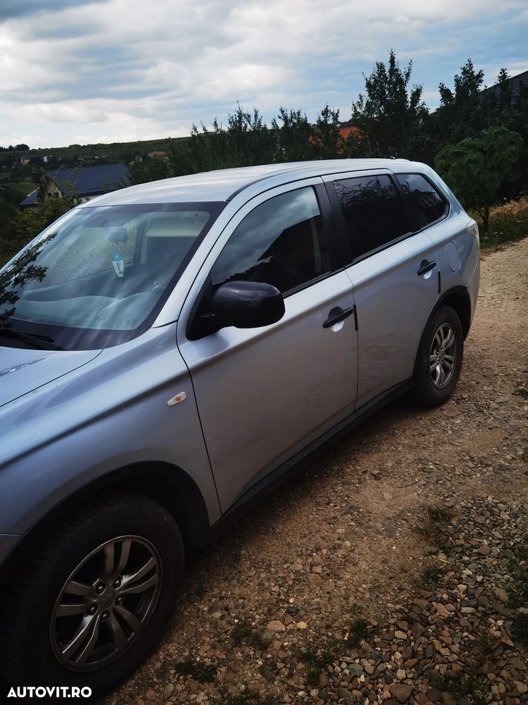 Mitsubishi Outlander - 6