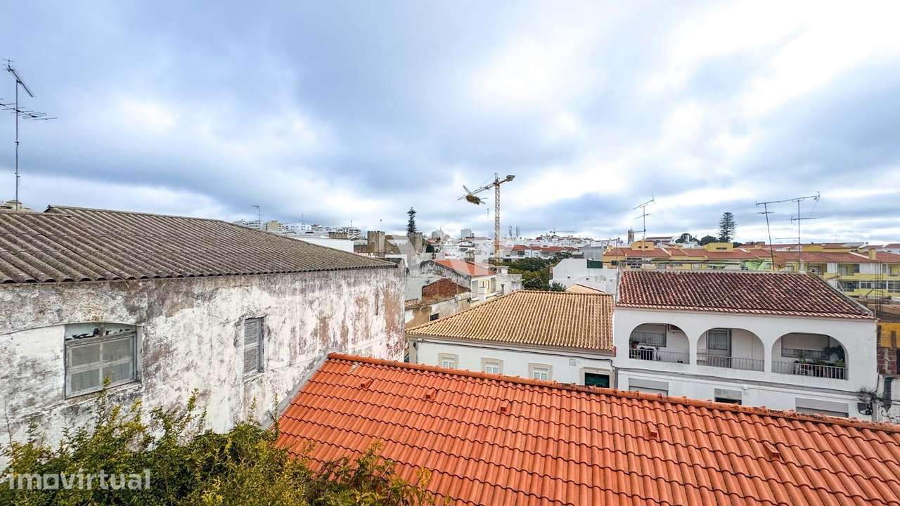 Apartamento T6 para Remodelação com Açoteia e Elevado Potencial de Inv - Grande imagem: 5/27