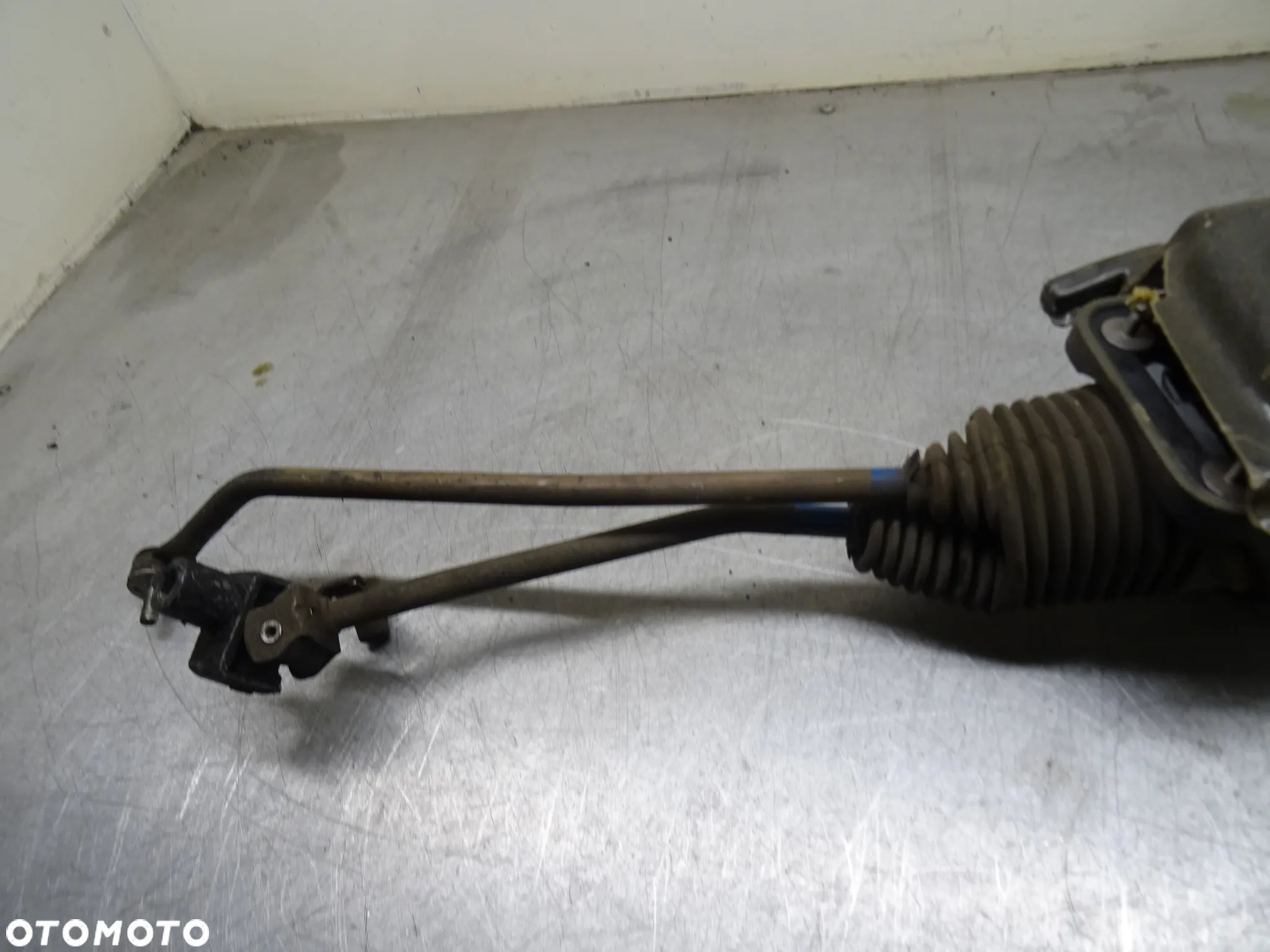 AUDI A4 B6 1.9TDI LEWAREK WYBIERAK BIEGÓW 8E0711025 - 3