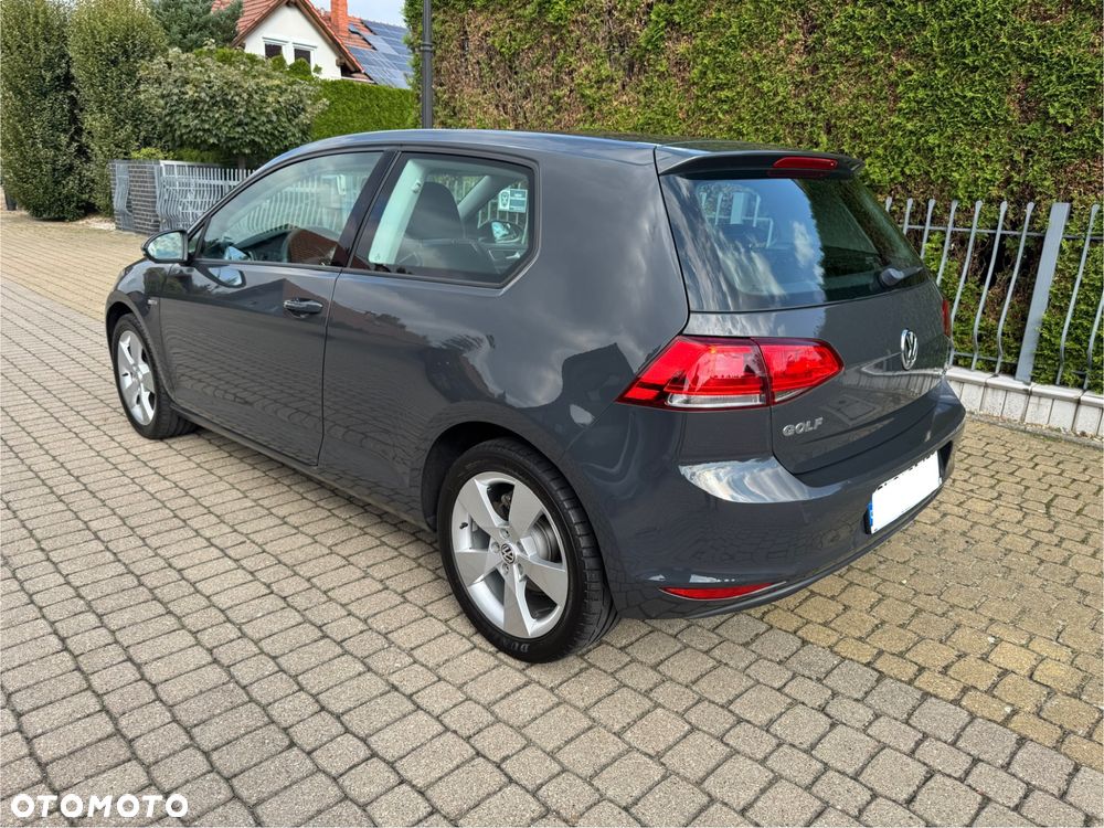 Volkswagen Golf - 5
