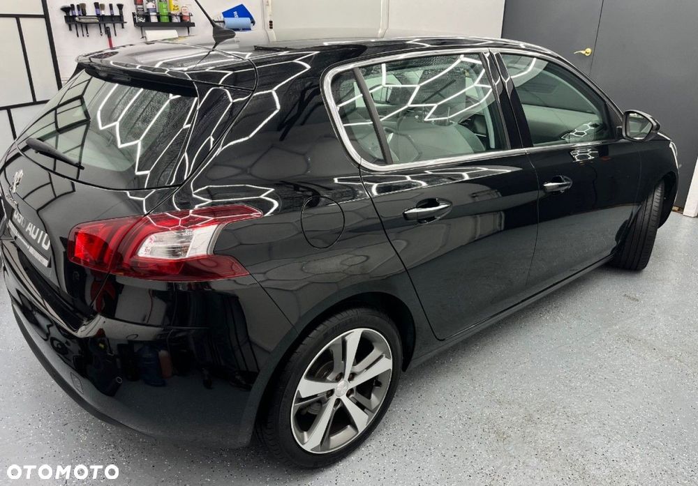 Peugeot 308 - 8