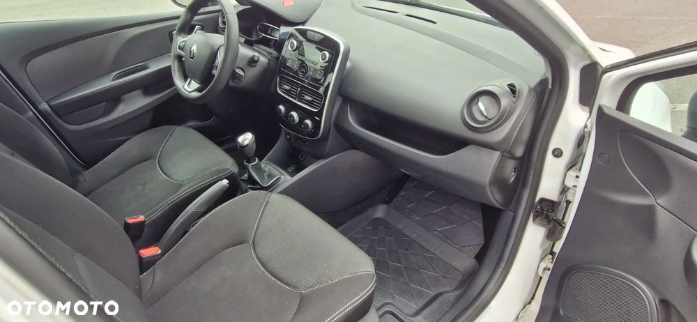 Renault Clio - 27