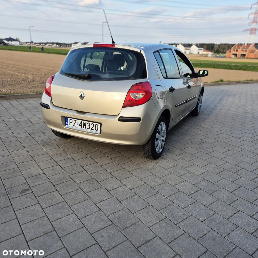 Renault Clio 1.2 16V Expression - 7