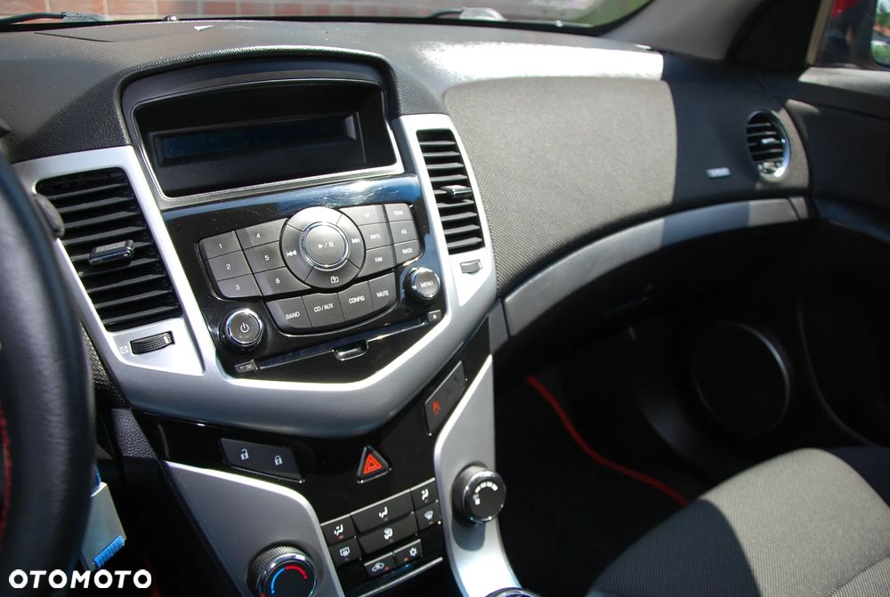 Chevrolet Cruze 1.6 LS+ - 4