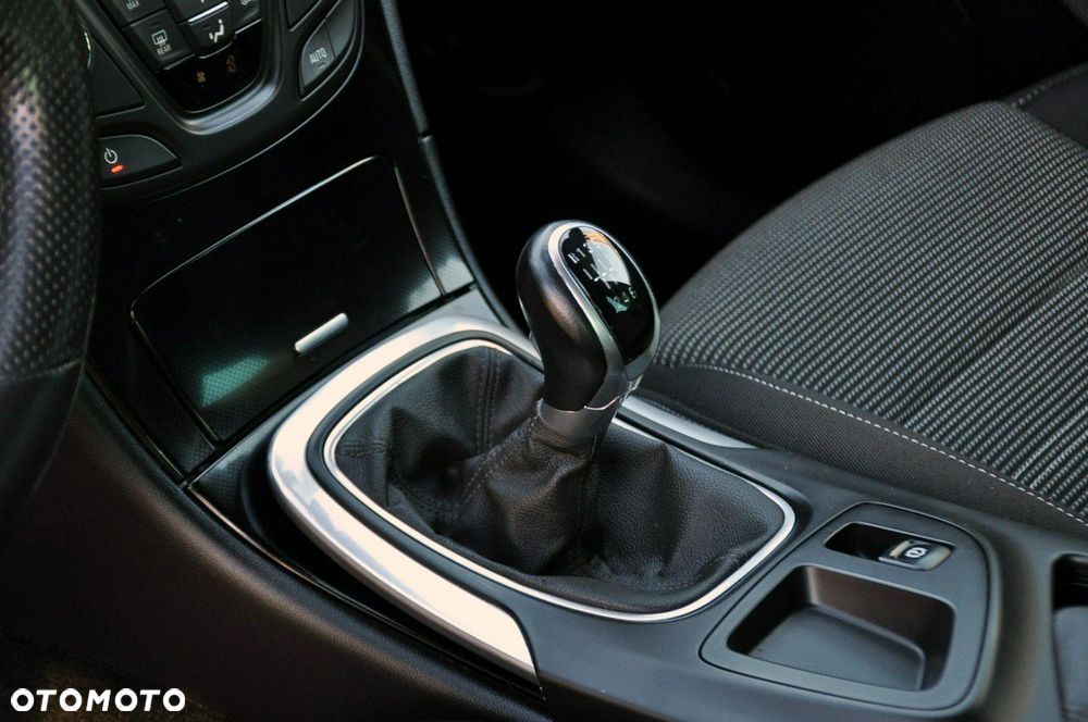 Opel Insignia - 35
