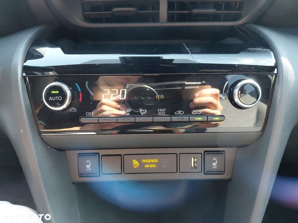 Toyota Yaris Cross Hybrid 1.5 Comfort - 24