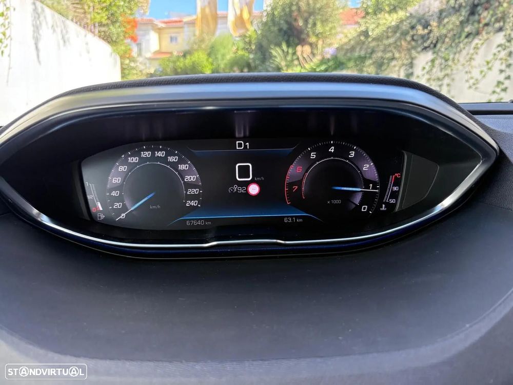 Peugeot 5008 1.2 PureTech Allure EAT8 - 41