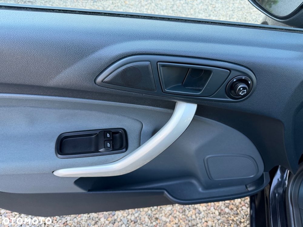 Ford Fiesta 1.25 Titanium - 25