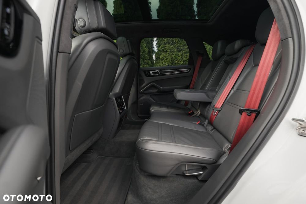 Porsche Cayenne - 14