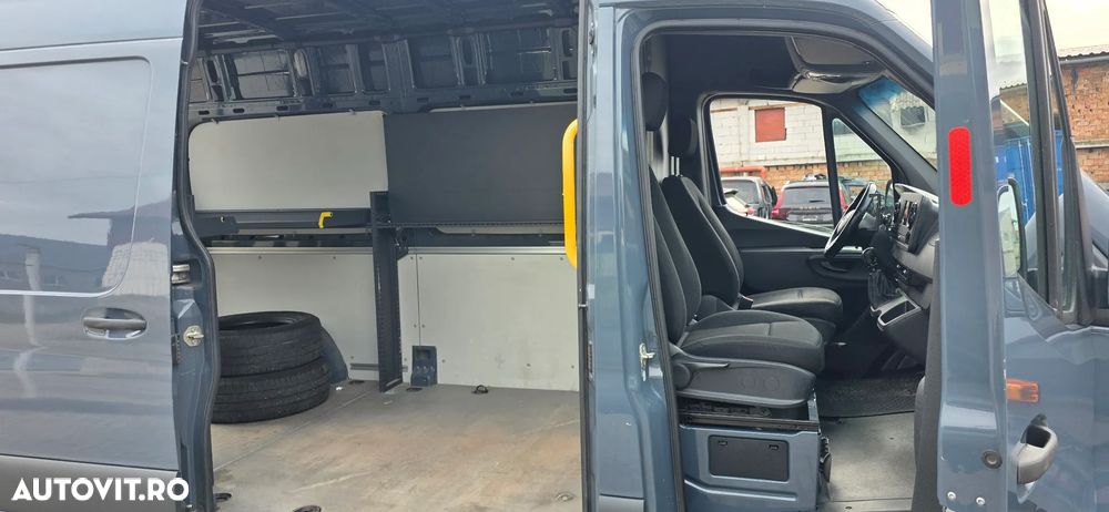 Mercedes-Benz Sprinter - 12