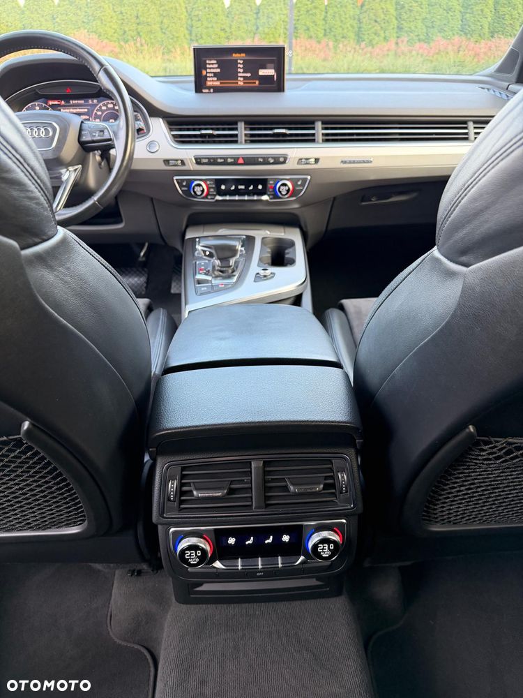 Audi Q7 - 10
