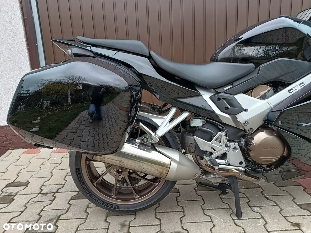 Honda VFR - 8