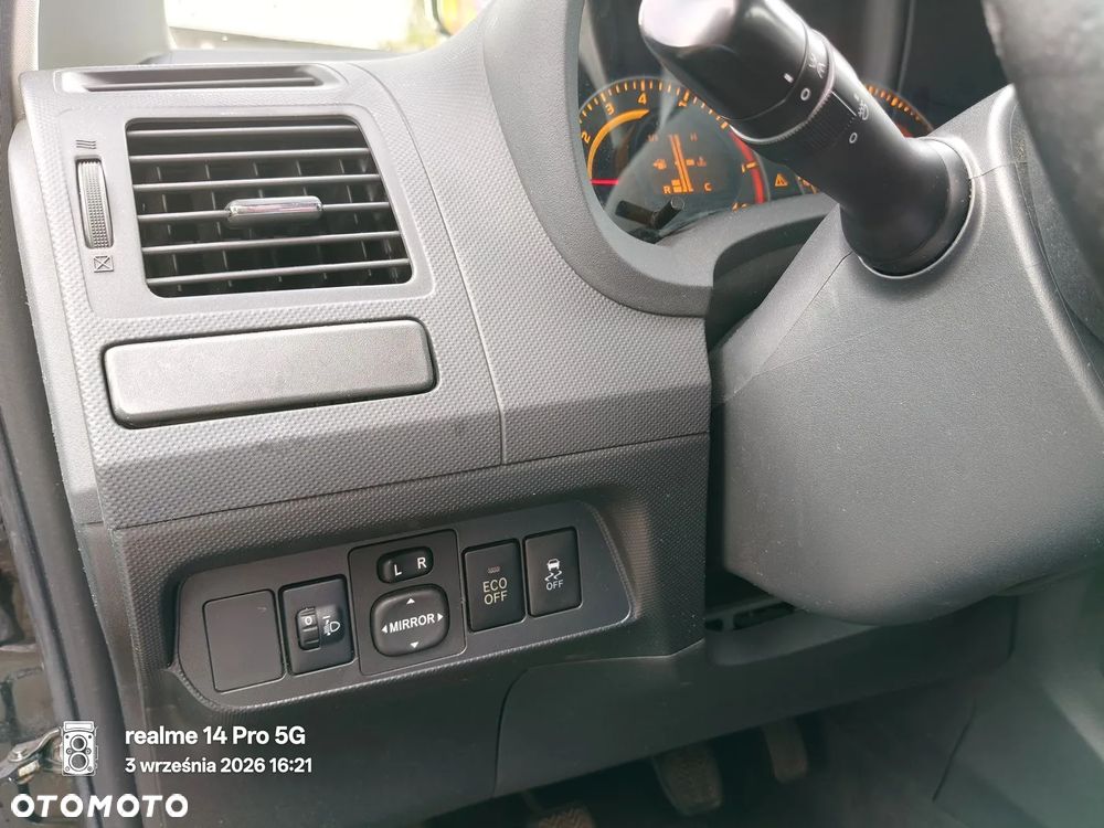 Toyota Auris 1.33 VVT-i Terra - 9