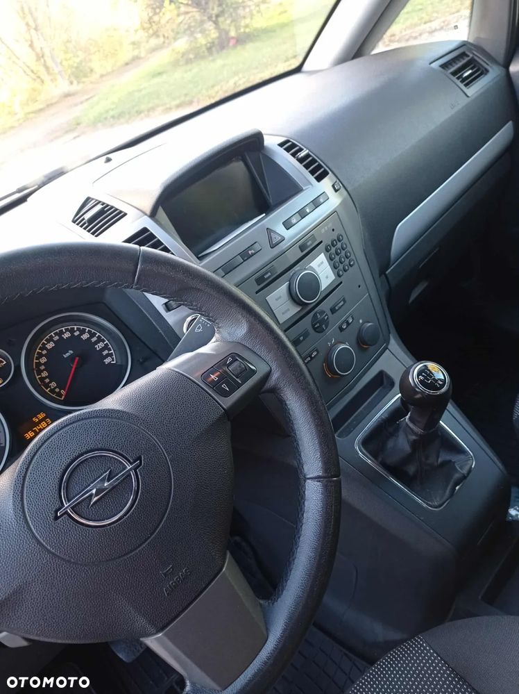 Opel Zafira - 15