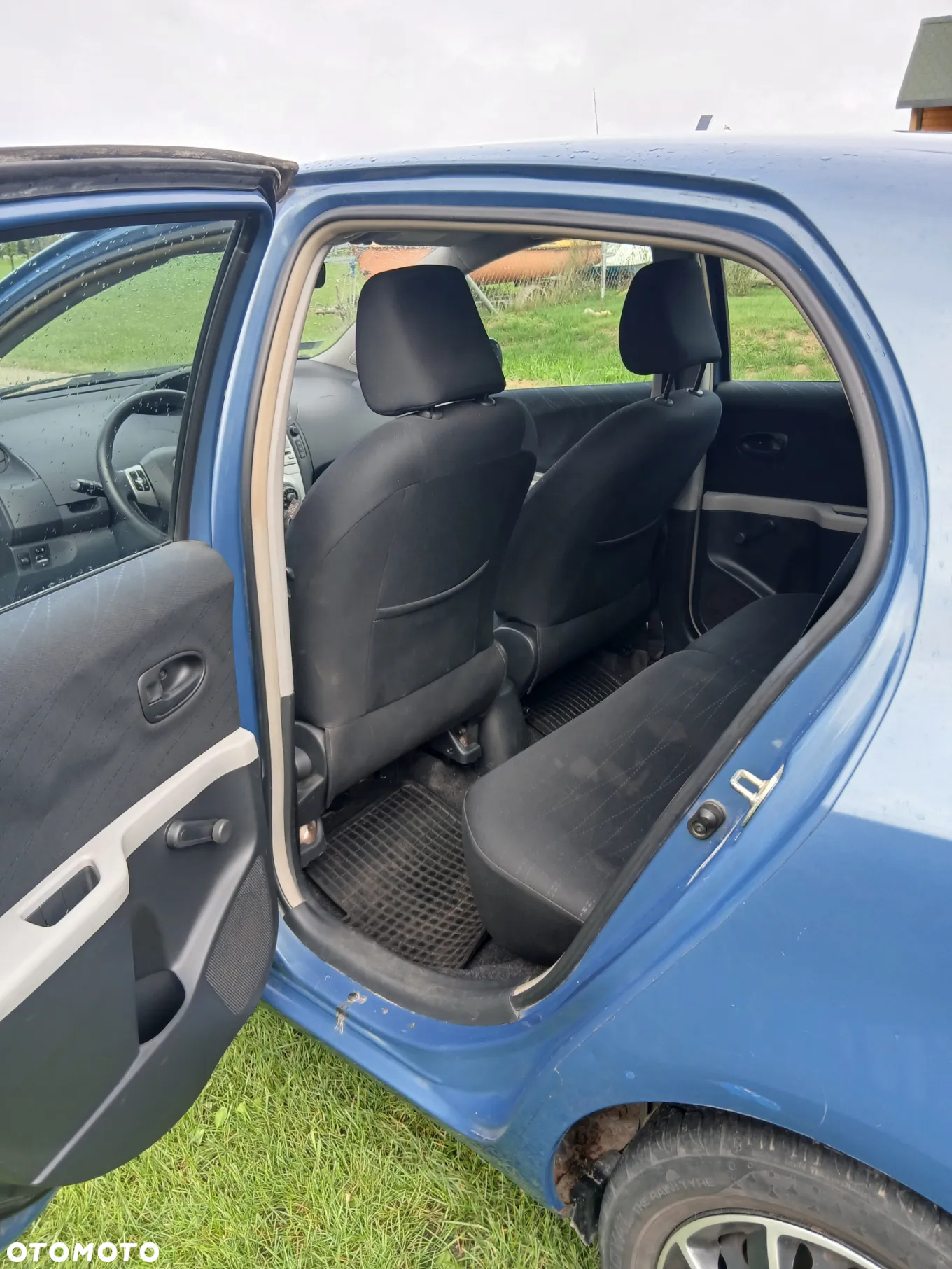Toyota Yaris - 10
