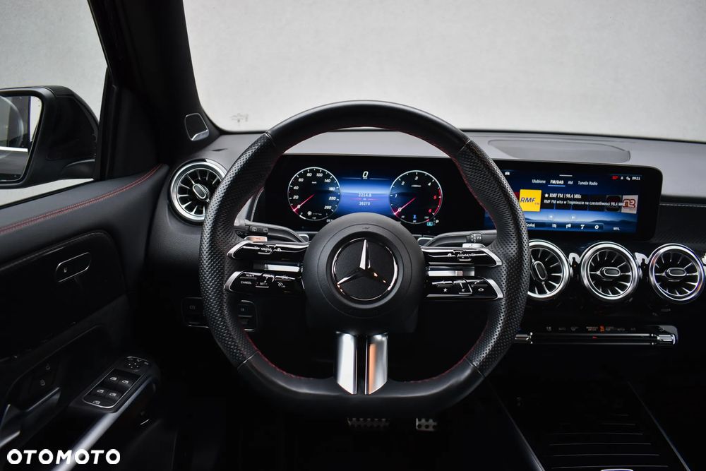 Mercedes-Benz GLB 200 d 4-Matic AMG Line 8G-DCT - 14