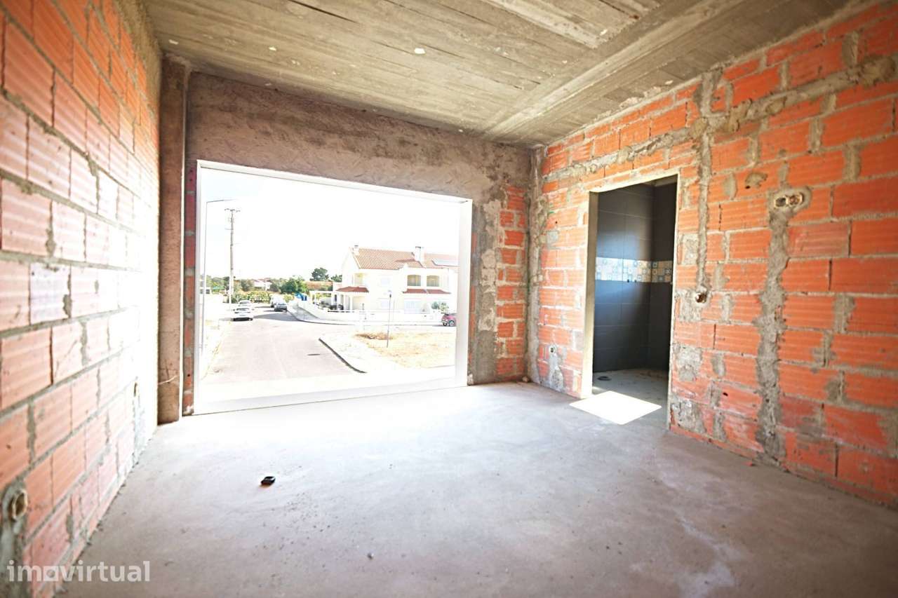 Terreno com moradia T3 - Moita (construção parada) - Grande imagem: 5/25